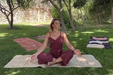 combinaison de yoga méditation