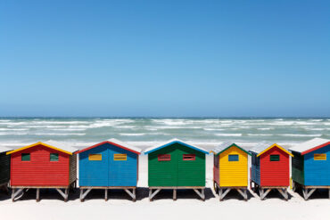 Cabines de plage en bois : comment sublimer votre aménagement extérieur avec ces installations ? 