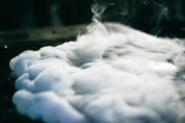 Les 4 meilleurs fluides pour machines à fumée pour recréer vos événements
