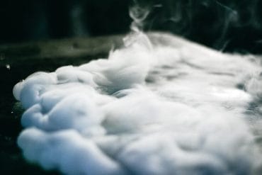 Les 4 meilleurs fluides pour machines à fumée pour recréer vos événements