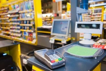 Comment un présentoir de caisse peut soutenir les ventes en retail