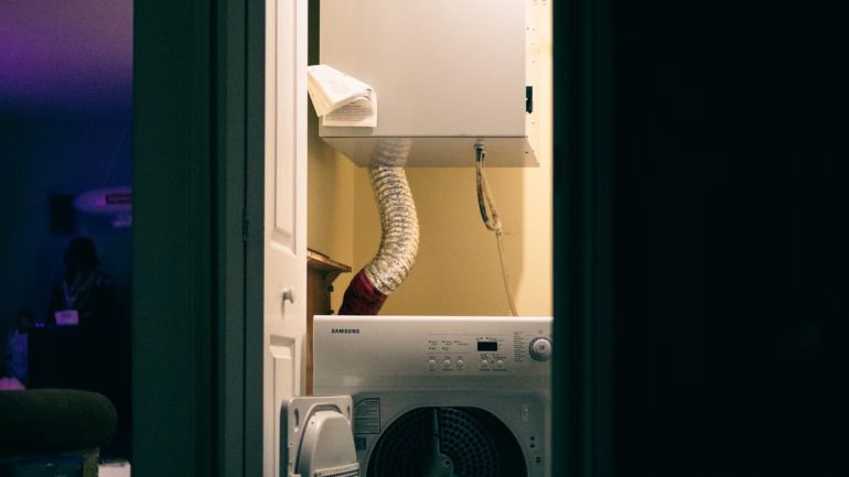 Choisir un lave-linge silencieux : guide complet 2026