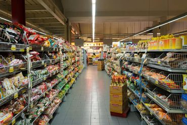 Prix au kilo, vrac, marques de distributeur : les réflexes qui allègent le caddie